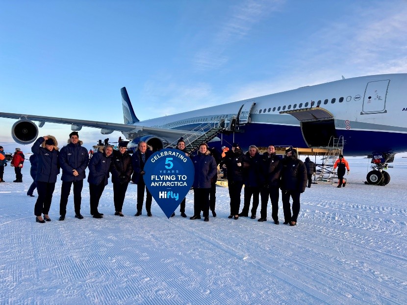 Hi Fly celebra cinco anos de voos na Antártida